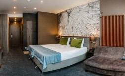 Gallery-Source-1b0hpqjs